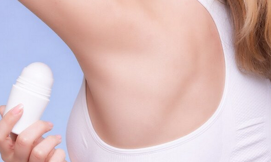 <a href='/' target='_blank' title='青岛皮肤病医院'><span style='color: #0000ff'><strong>青岛皮肤病医院</strong></span></a>皮肤科医生免费问诊#遗传性腋臭怎么治疗?